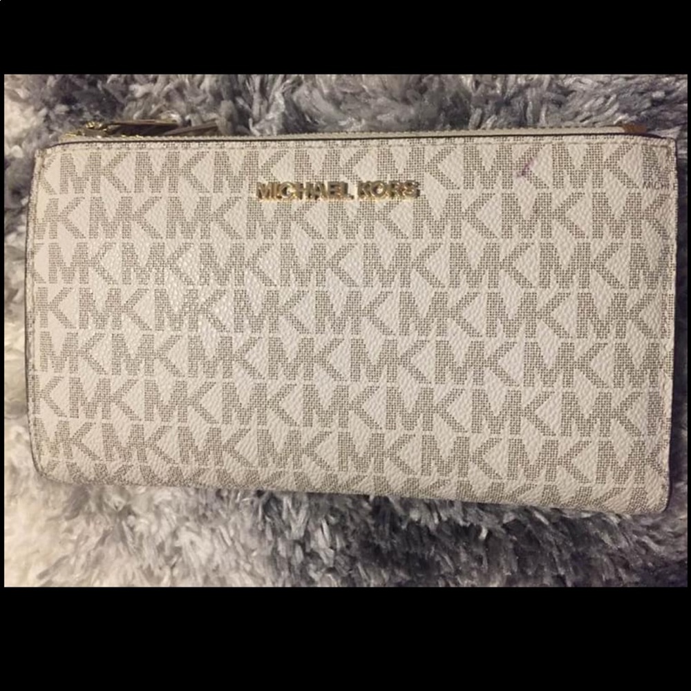 ❌SOLD❌Authentic Michael Kors Wallet